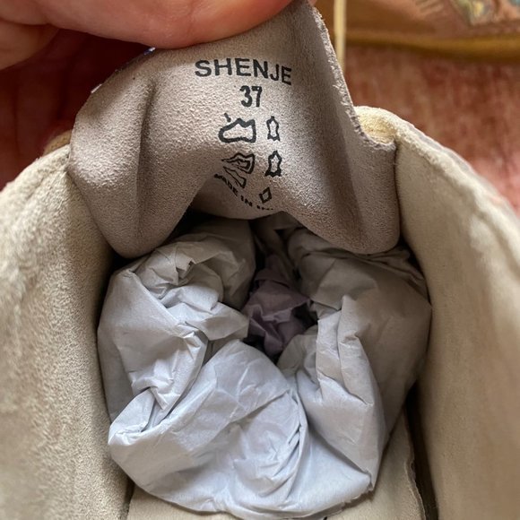 NWT Laidback London Crochet-Accented Booties Gold Anthropologie sz 6 Womens Boot - Picture 9 of 12